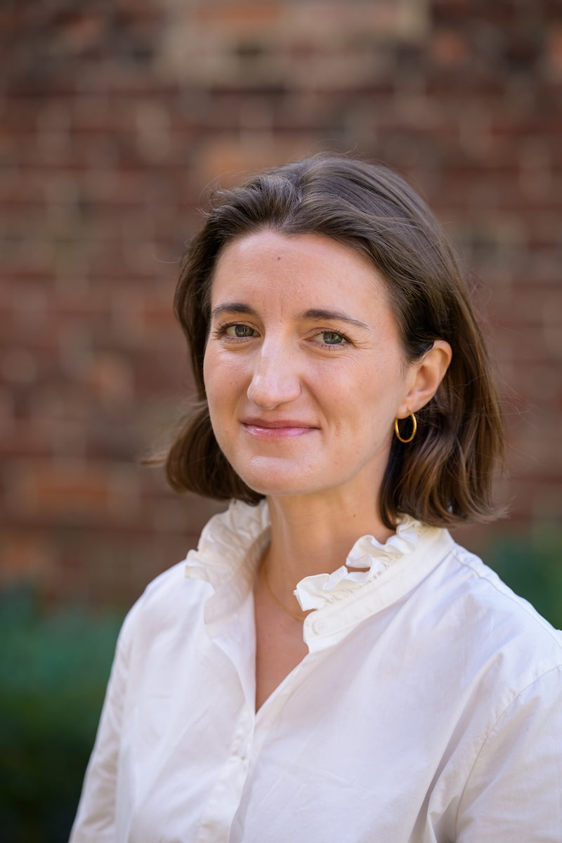 Headshot of a woman