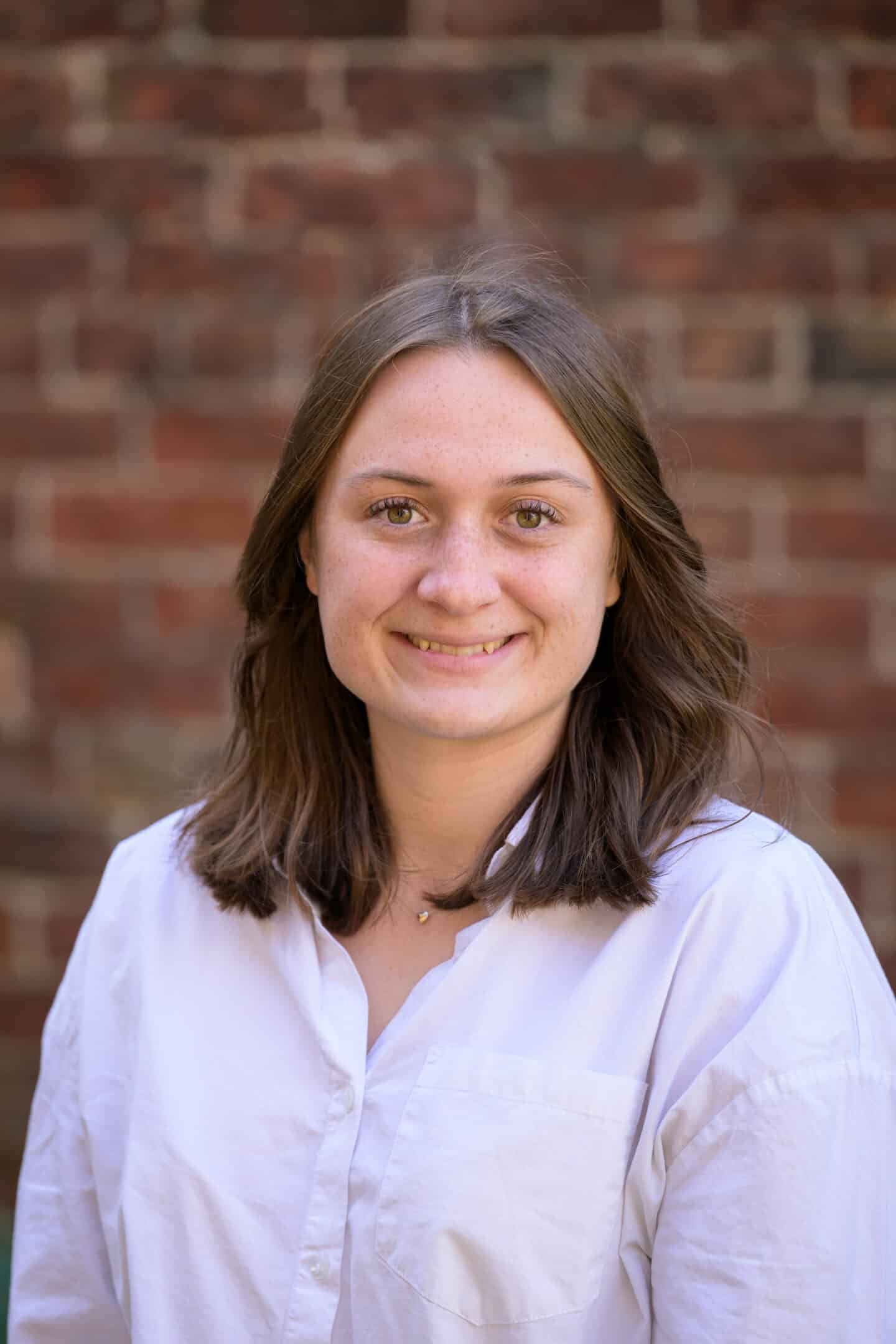 Alyx Hutcheon headshot